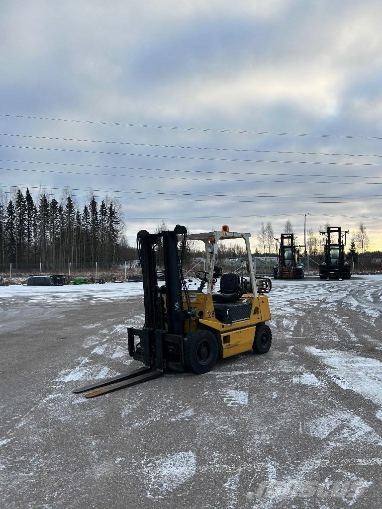 TCM FG 25 N2 Gasstapler