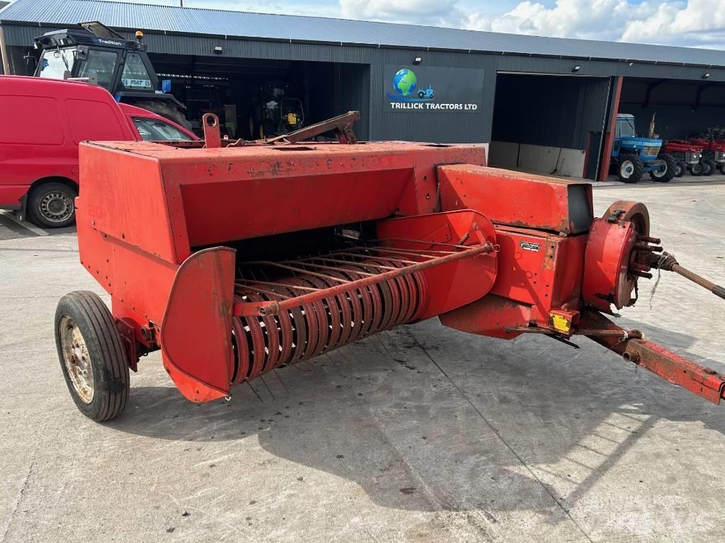 Massey Ferguson 120 Quaderpressen
