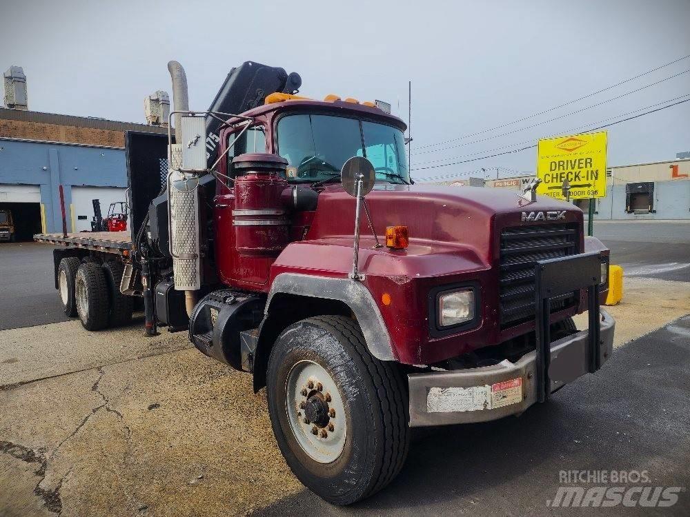 Mack RD 690 S Kranwagen