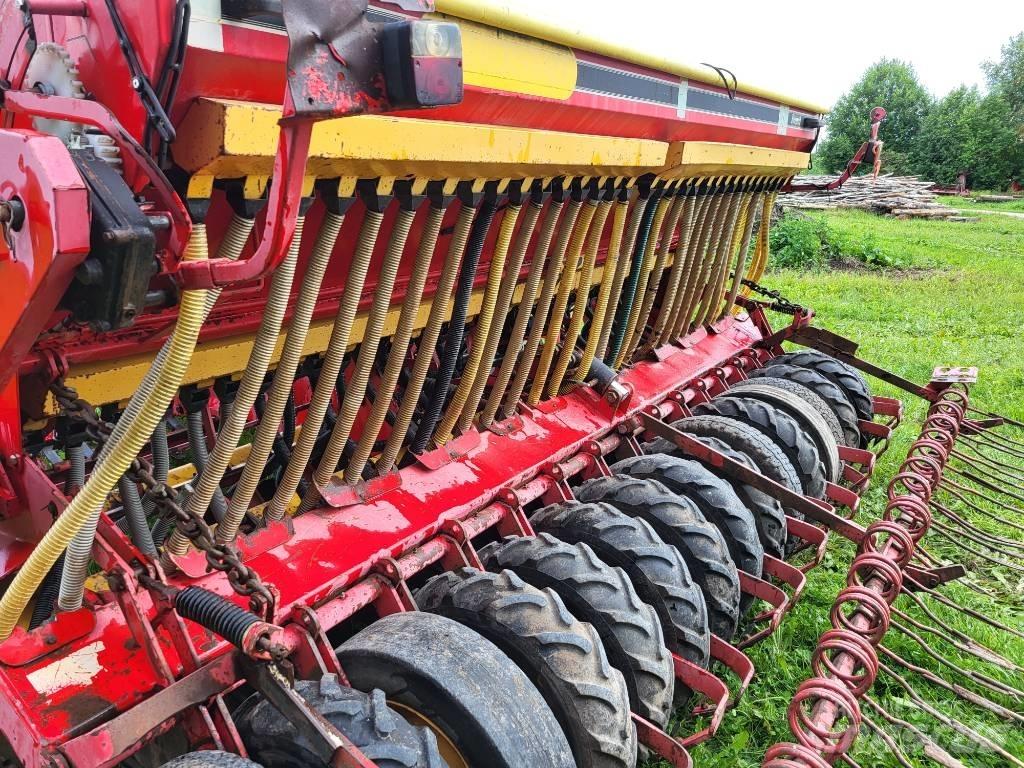 Väderstad Rapid400C Drillmaschinen