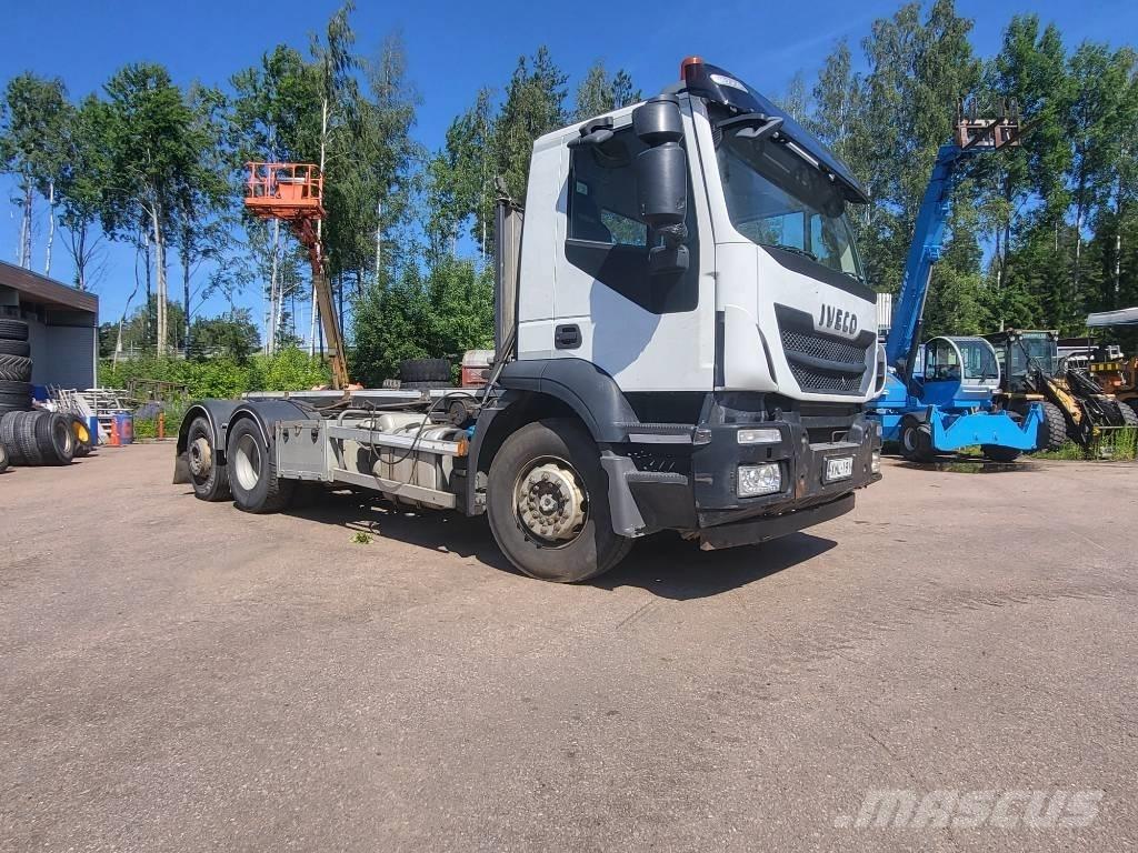 Iveco Stralis-360 Pritschenwagen mit Seilwinde
