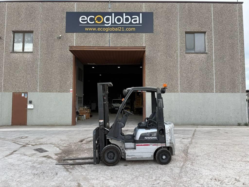 Nissan FD01 A 15 Q Dieselstapler