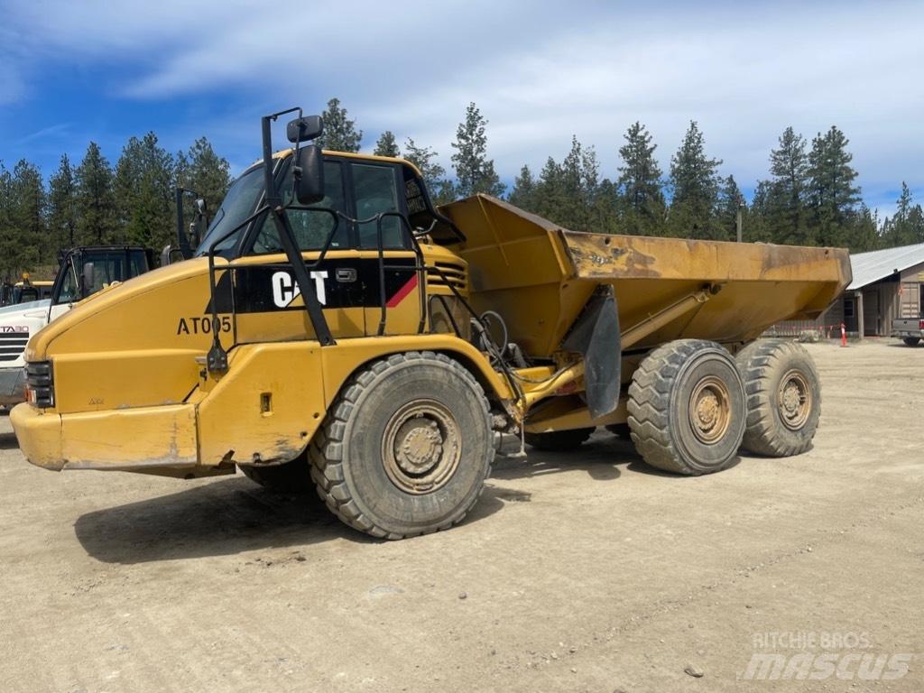 CAT 725 Dumper - Knickgelenk