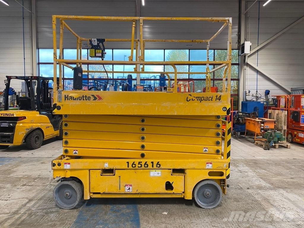 Haulotte Compact 14 Scheren-Arbeitsbühnen