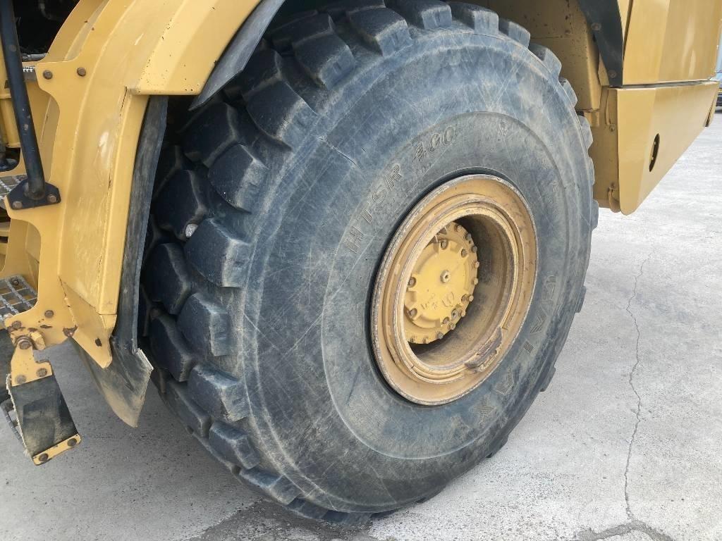CAT 745 Dumper - Knickgelenk