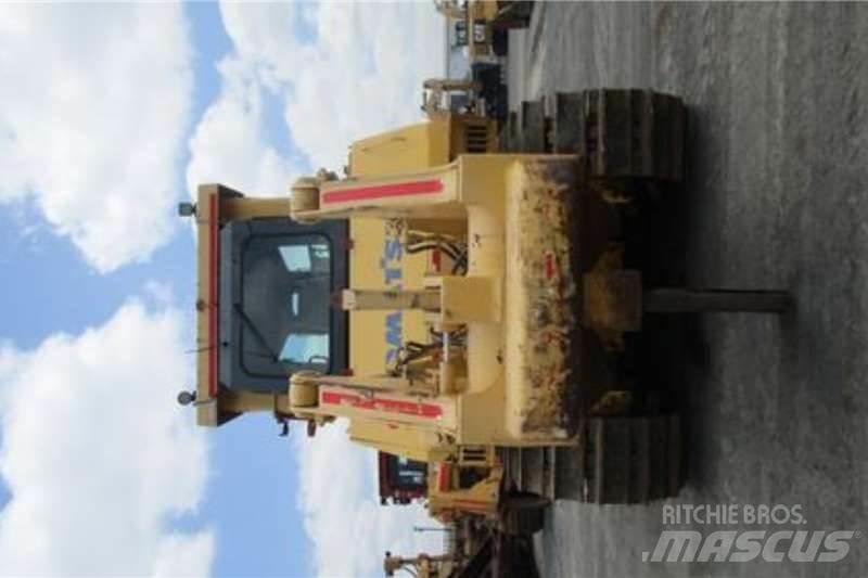 Komatsu D275A-5 Bulldozer