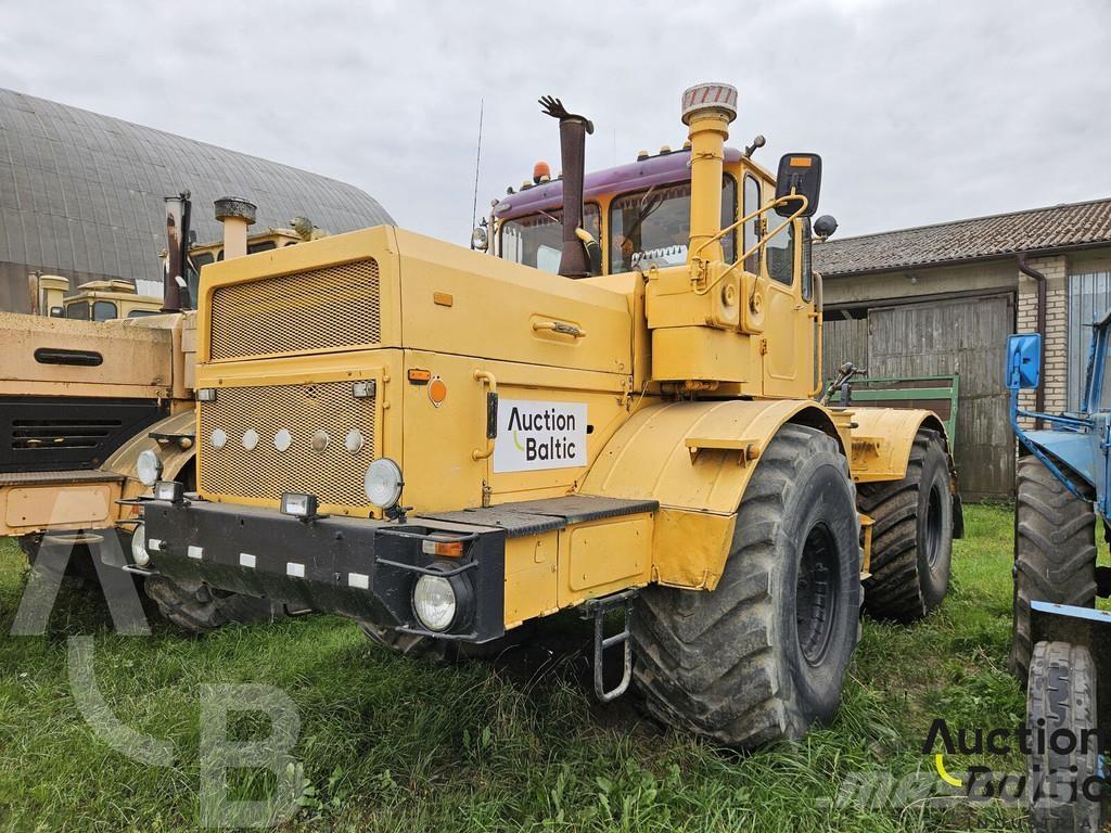  Kirovec K-701 Traktoren