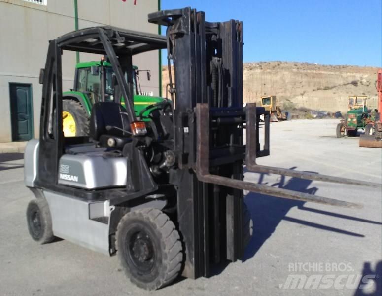 Nissan FD02A25Q Dieselstapler
