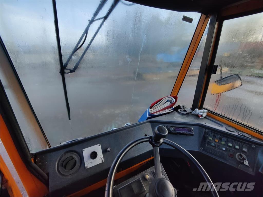 Sisu TR 180 AL 2 Terminalzugmaschinen