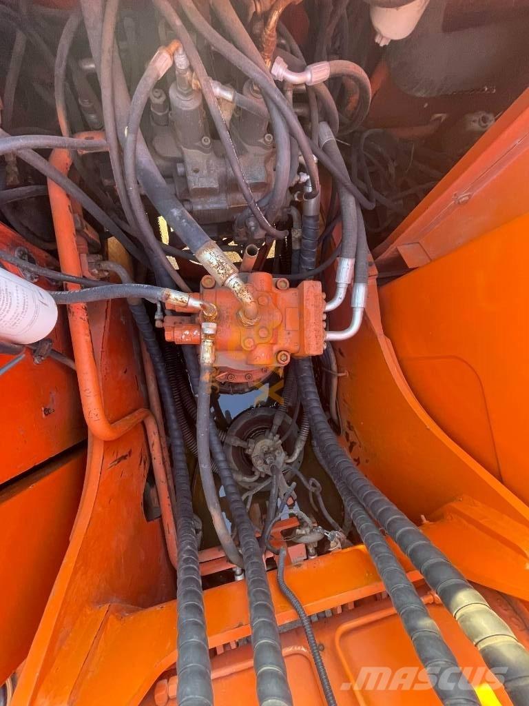 Doosan 220 LC-7 Raupenbagger