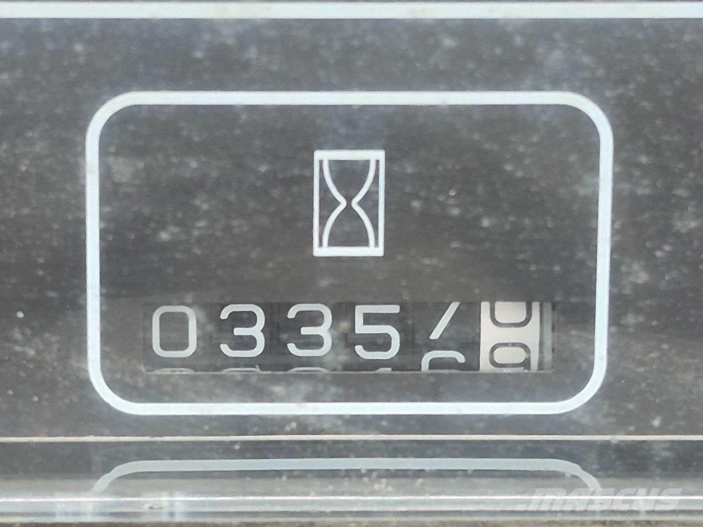 Nissan F04 B 40 H Andere Gabelstapler