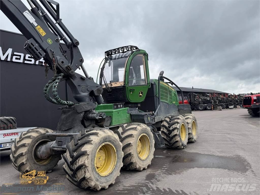 John Deere 1270G Harvester
