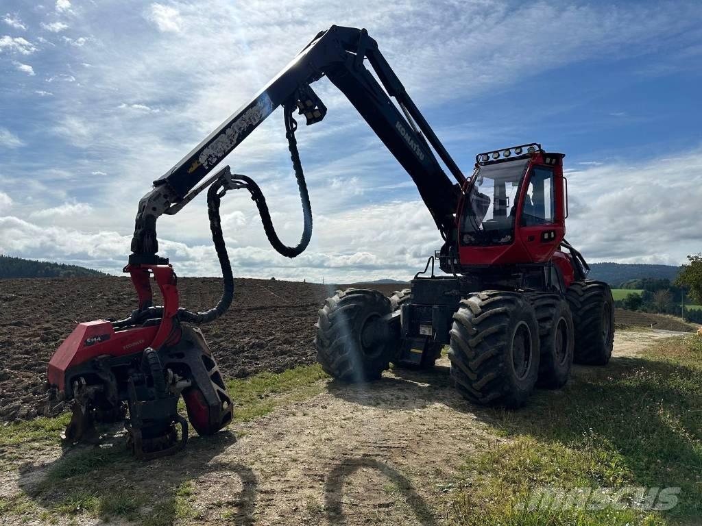 Komatsu 951 Harvester