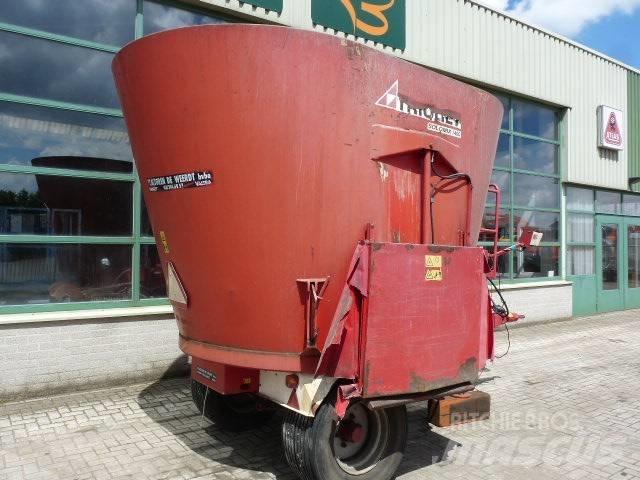 Trioliet SM-14 Fütterungsautomaten