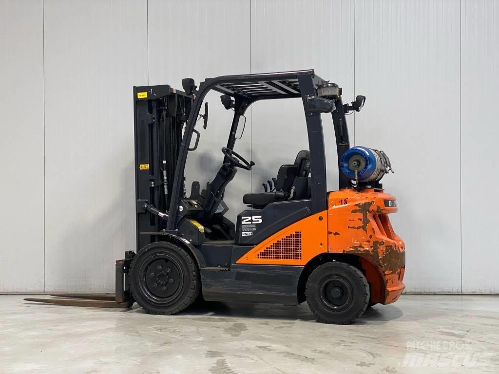 Doosan G25N-7 Gasstapler