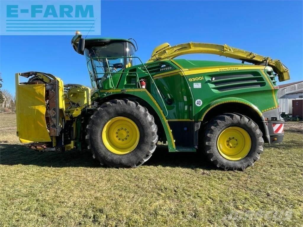 John Deere 8300 Selbstfahrende Häcksler