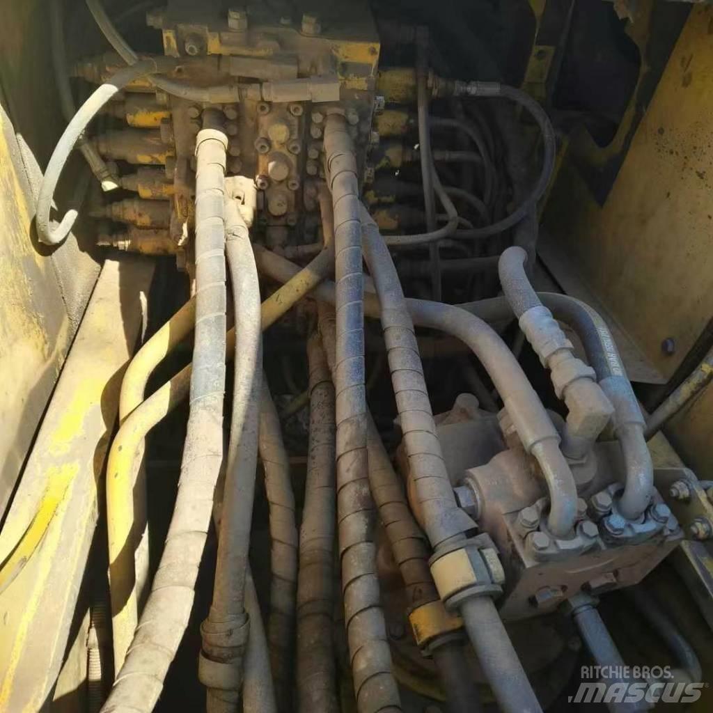 Komatsu PC 200-8 Raupenbagger