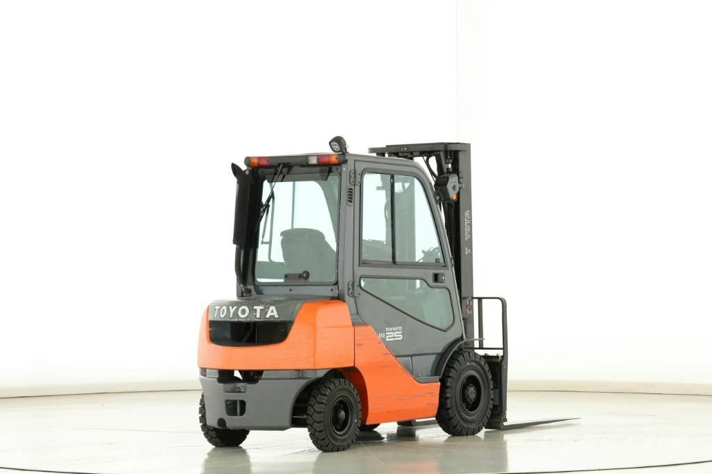 Toyota 02-8 FDF 25 Dieselstapler