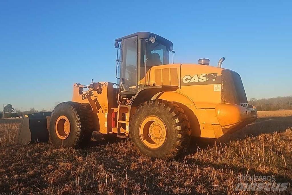 CASE 821 E Radlader