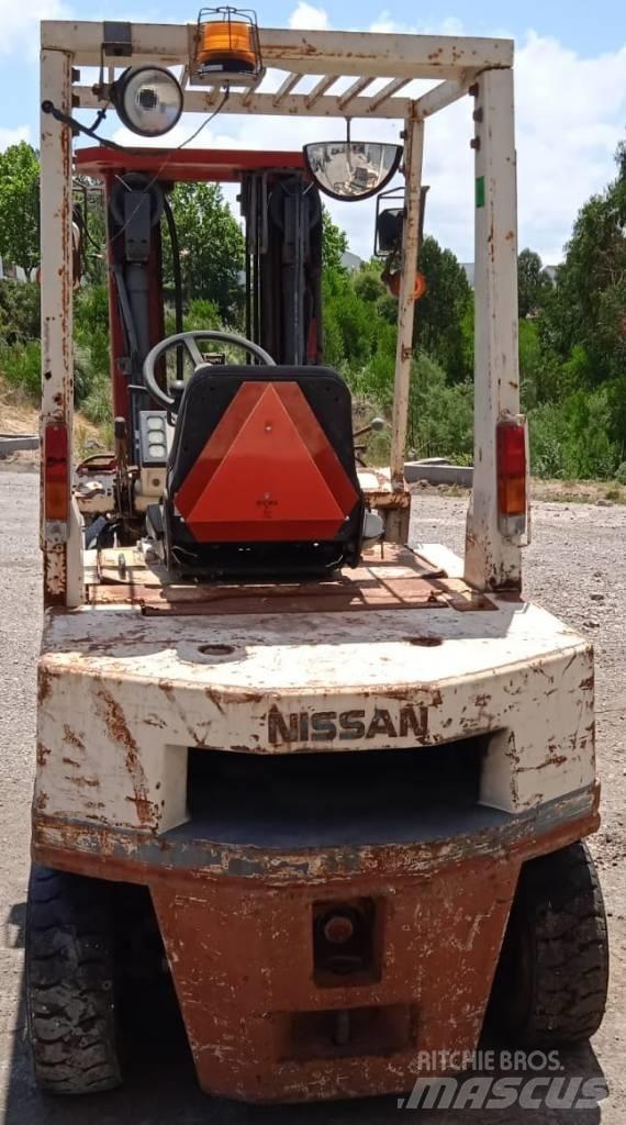 Nissan EH02A20U Dieselstapler