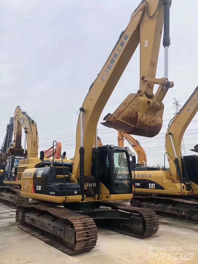 CAT 323 D Raupenbagger