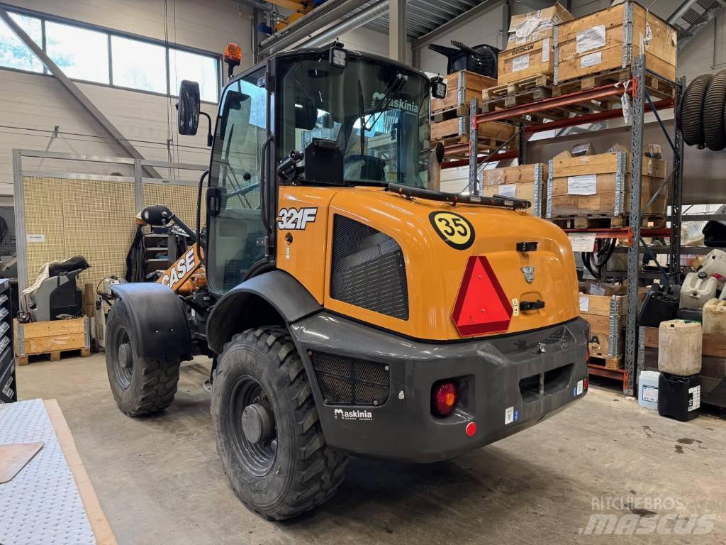 CASE 321F Radlader