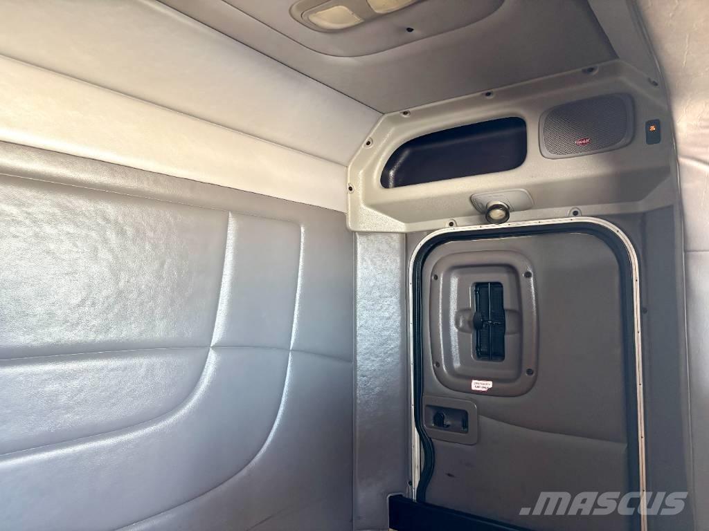 Peterbilt 367 Tractor Units