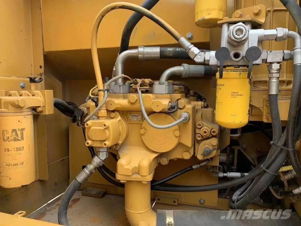 CAT 323D Raupenbagger