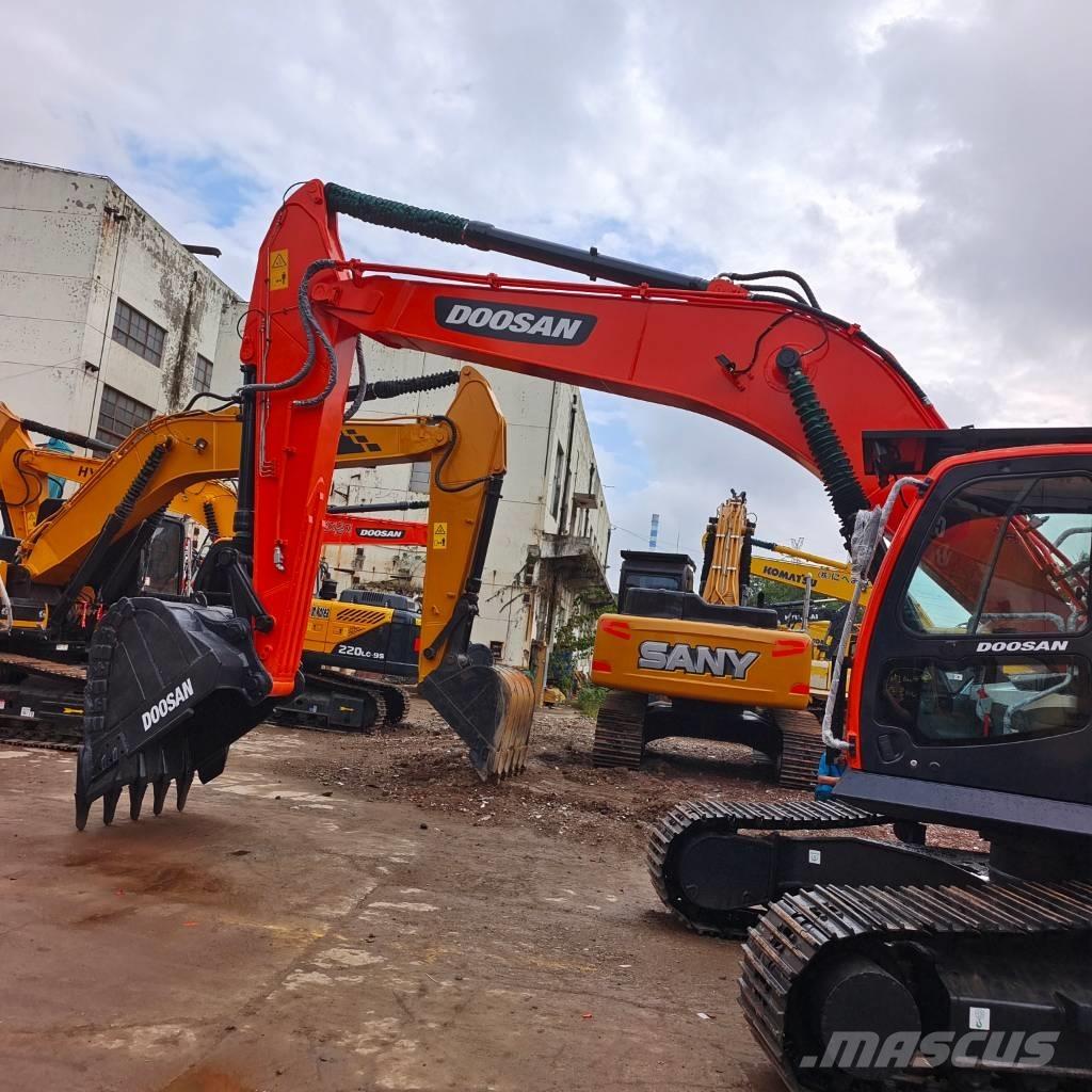 Doosan DX 300 LC -9C Raupenbagger