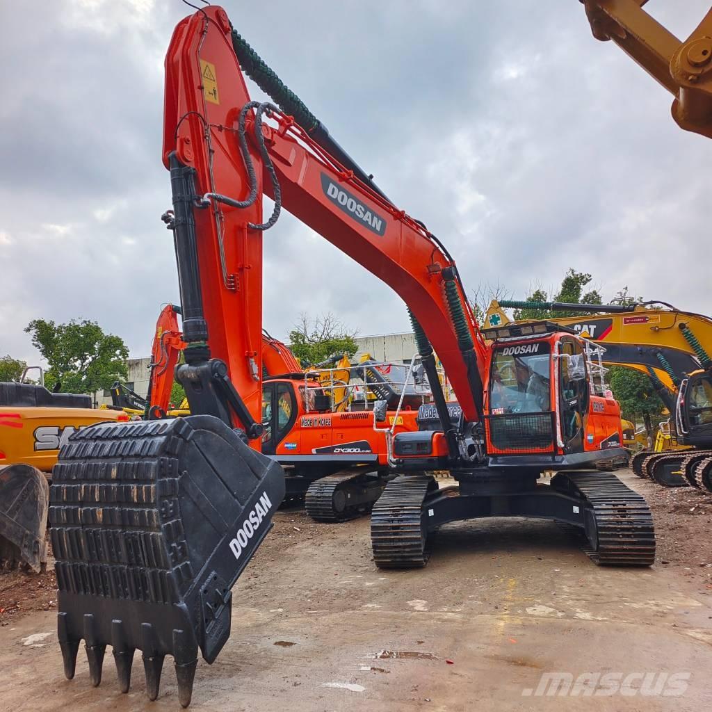Doosan DX 300 LC -9C Raupenbagger