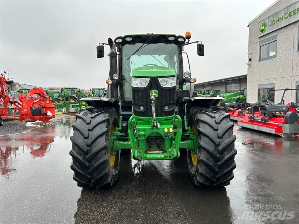 John Deere 6210R Traktoren