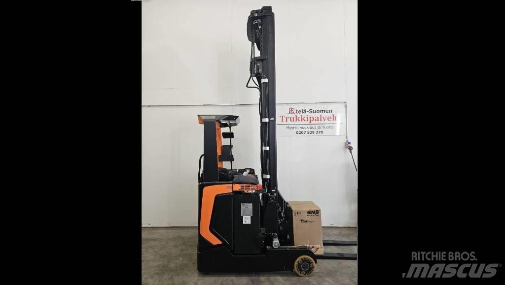 Rocla HXF14 Schubmaststapler