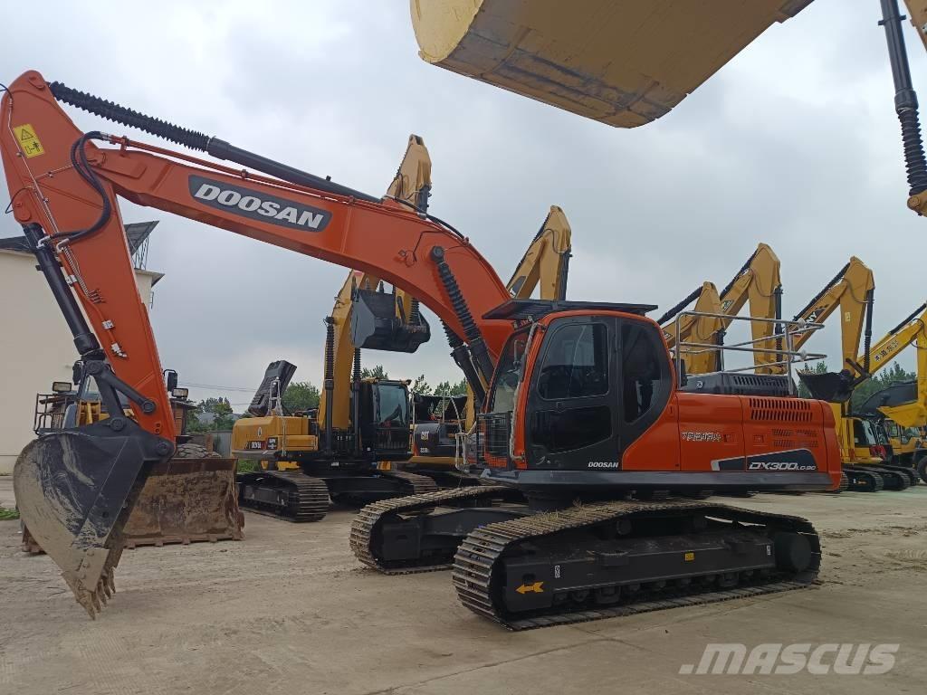 Doosan DX 300 LC Raupenbagger