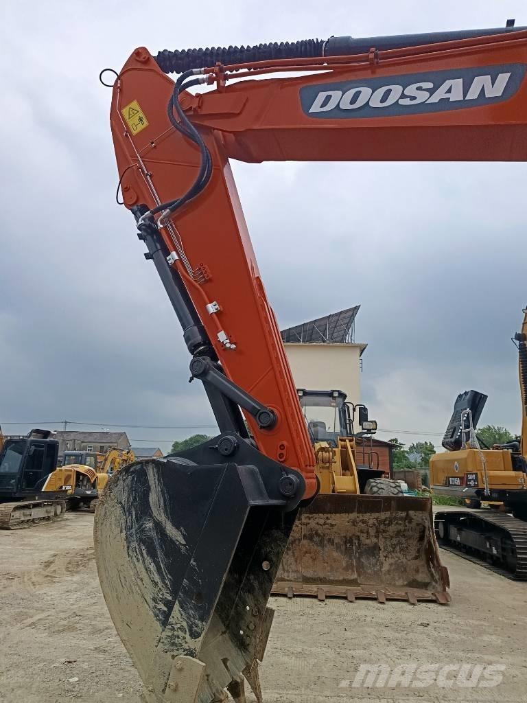 Doosan DX 300 LC Raupenbagger