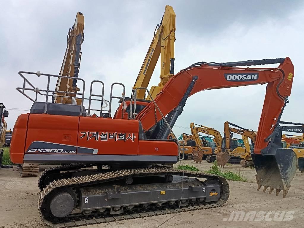 Doosan DX 300 LC Raupenbagger