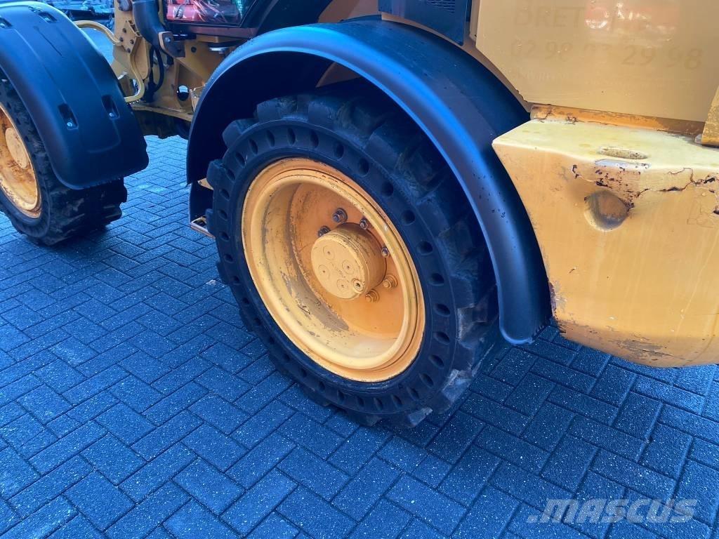 CAT 908M Radlader