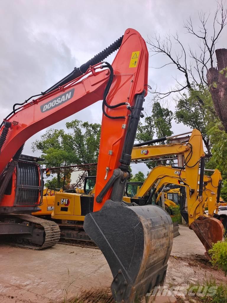 Doosan DX 300 LC-9C Raupenbagger
