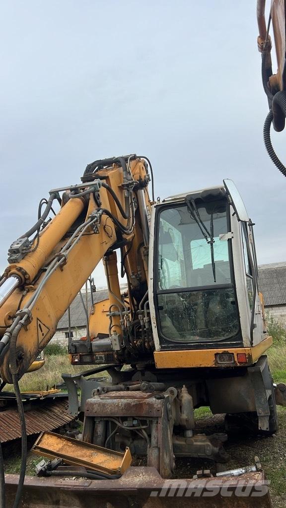 Liebherr A 900 C Ketten