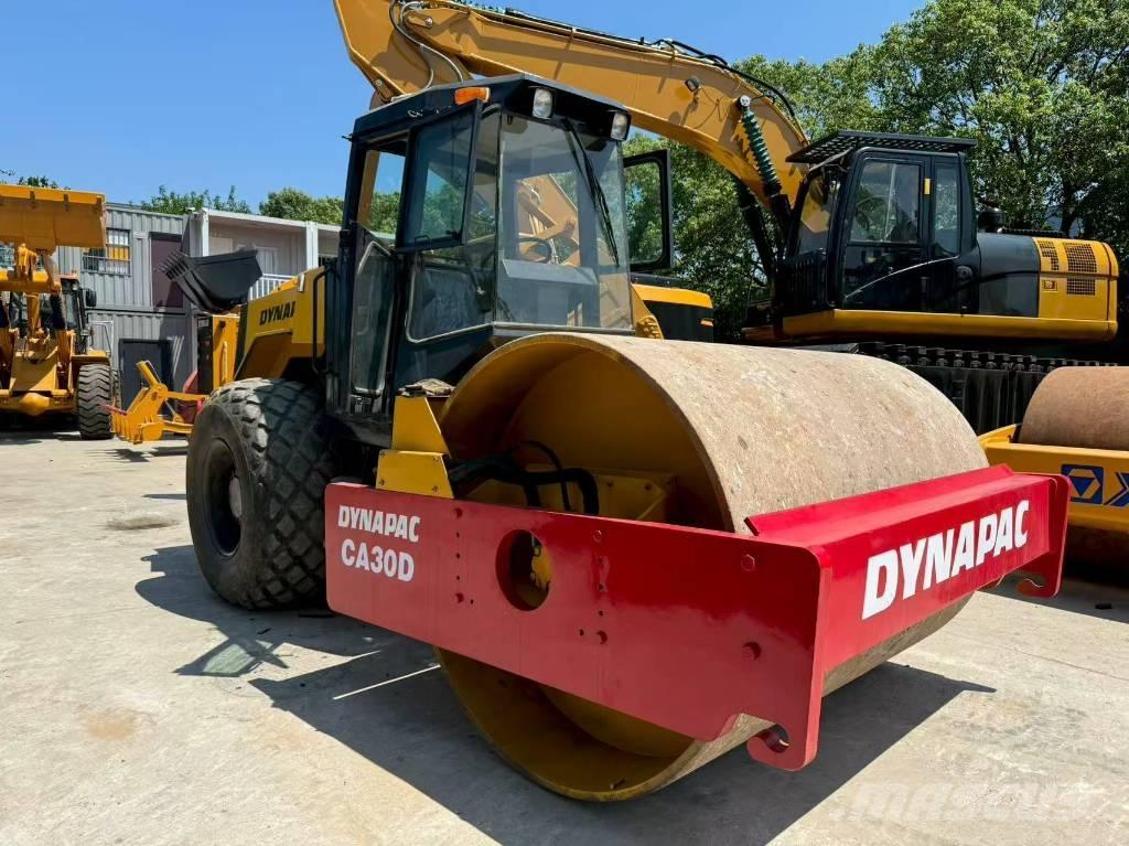 Dynapac CA 30 D Walzenzüge