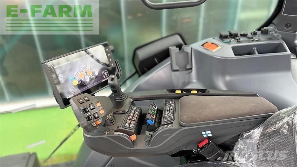 Valtra q 285 Traktoren