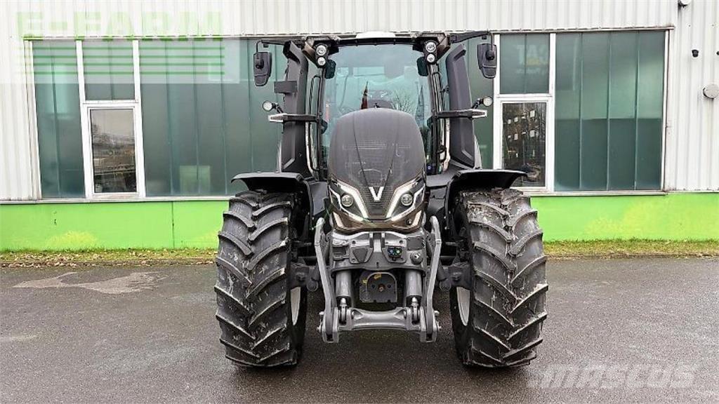 Valtra q 285 Traktoren