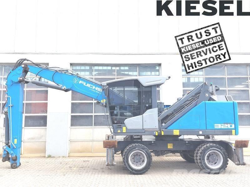 Fuchs MHL 320 F Materialumschlag