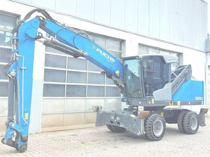 Fuchs MHL 320 F Materialumschlag