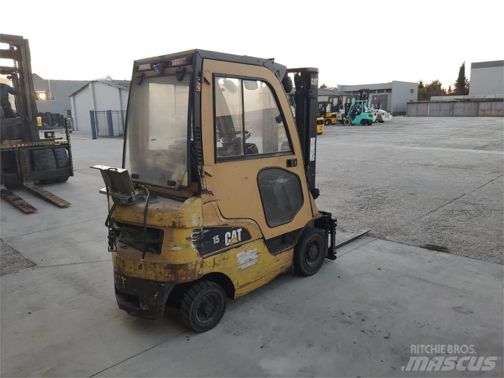 CAT GP15N Gasstapler