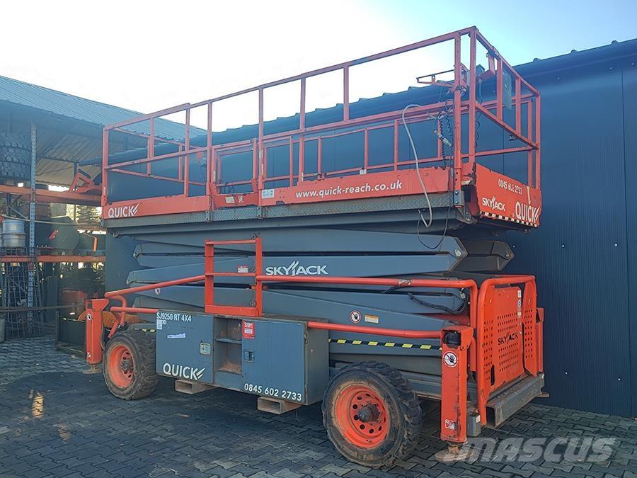 SkyJack SJ 9250 Scheren-Arbeitsbühnen