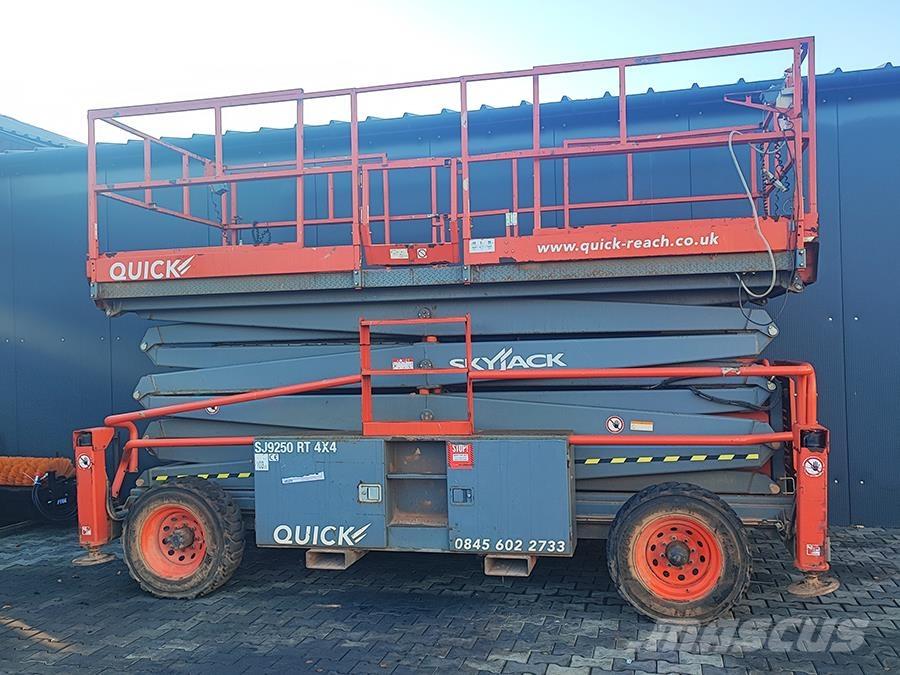 SkyJack SJ 9250 Scheren-Arbeitsbühnen