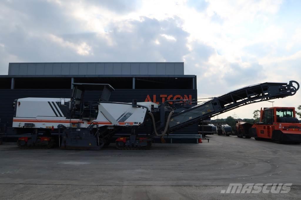 Wirtgen W 250 Asphaltfräsen