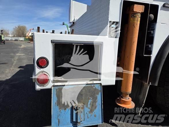 Peterbilt 337 Sonstige Baumaschinen