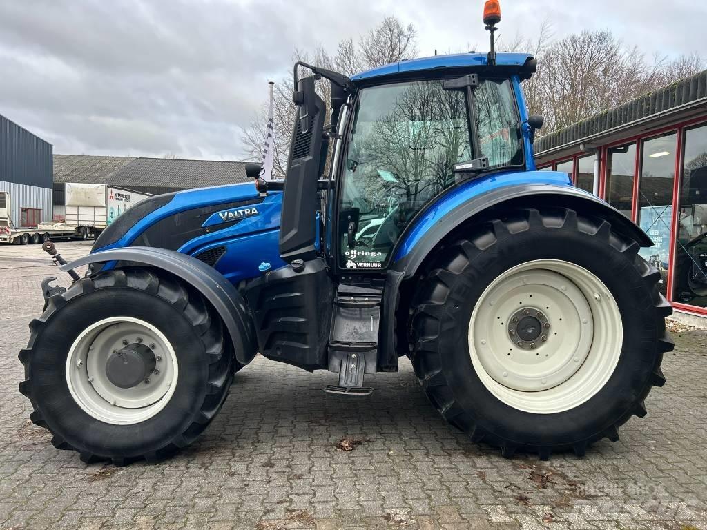 Valtra T 214 Versu Traktoren