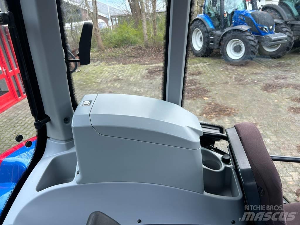 Valtra T 214 Versu Traktoren